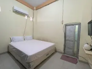 OYO 93753 Rafira Losmen NearYani Heahlerr