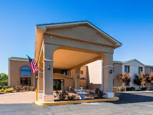 Hotel Lincoln Inn on Route 66 and Near I-55