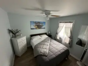 Charming 2-bedroom cottage steps away from the beach, restaurants, and downtown