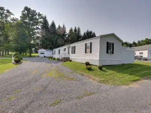 Cozy Lakemont Getaway, 11 Mi to Watkins Glen!