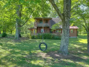 Family-Friendly Afton Cabin with Porch and Fire Pit!