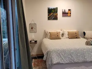 The Beehive@PinonPinesEstates.