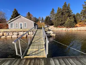 Beachfront Cottage on Beautiful St Margarets Bay - Ingramport, Nova Scotia