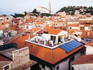 Second Life in Piran - Hotel Zala Piran with Private Parking and Shuttle Service