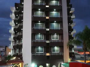 Leo Hotel