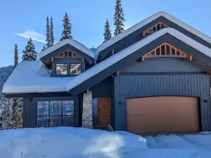 On the Run Chalet by Bear Country