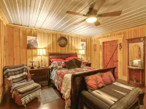 Cozy Hiltons Apartment w/ Fireplace & River Access