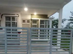 Homestay Taman Tiara Paka 46435720