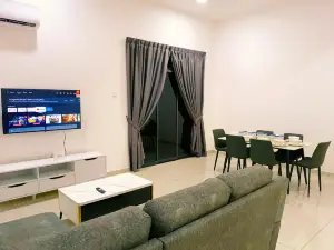 Tmn Lagenda Kulai 960 18pax 5BR double Story House