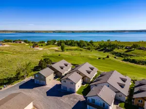 Golf Course Condo Comfortable and Cozy 3 B/R house