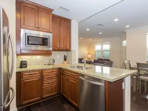 Cozy 3-bedroom townhome in charming Arcadia/Pasadena with AC, WiFi