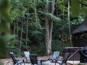 Modern 2-bedroom cabin with Hot Tub in Hocking Hills