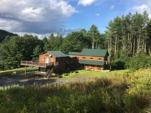 Stunning Log Home, 7 Bed/4 Bath. Mountain View!