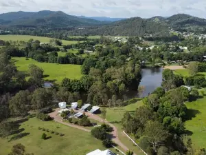Imbil Country Cabins Homestead