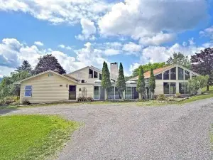 Located in Oneonta & Minutes from Cooperstown -- Perfect for Baseball Season!