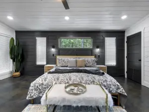 Whispering Retreat Sleeps 4