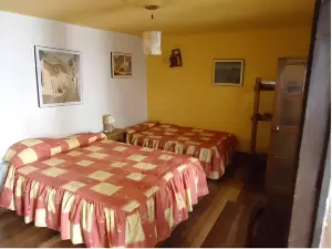 Posada Junco y Capuli