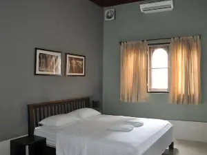 Pilgrim's Kitchen & Inn