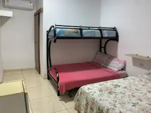 Hotel 678