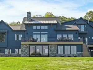 Grand Lake Miltona Home Level Lakeshore 5000Sqft 6Br Sleeps 16 12-Person Hot Tub