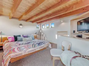 Sea Ranch cottage with private hot tub, shared pool, & sauna - near Bluff Trail