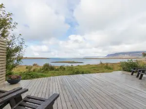 Reykjavík Luxury House - by the Seaside