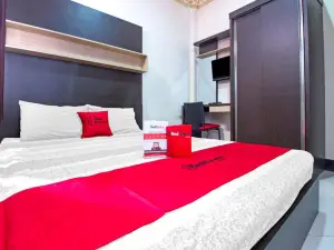 RedDoorz Plus Near Isola Upi