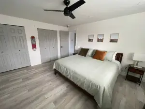 Hot Tub and Stunning Mountain Views - Blissful Spacious Villa