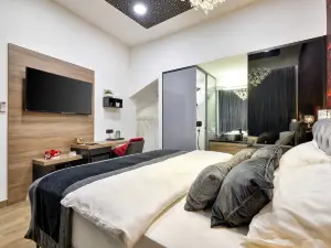 Florek & Florica Apartment