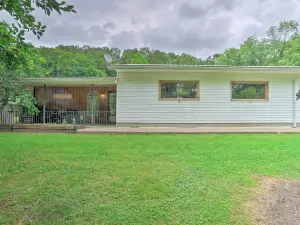 Quaint Zanesville Home w/ Game Room & Yard!