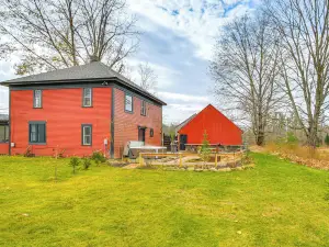 10 Mi to Skiing: Historic Farmhouse in Maine!