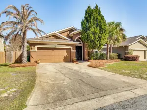 8 Mi to Beach: Home in Mary Esther
