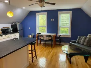 Lovely Loft across Madam Brett Park Entrance! Short drive to Main Street