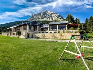 Orizontes Tzoumerkon Hotel Resort