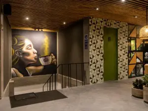 Bourbon Hostal