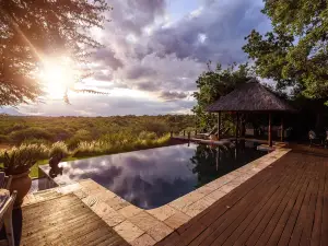 Khaya Ndlovu Safari Manor