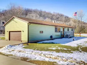 Rural Readstown House w/ Deck + Grill