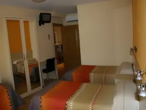 Hostal Hispanico I