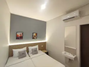UpCity Express Hotel Semarang by Pillow