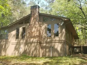 Lake house on 14 acre stocked lake. fish, boat, or just relax. your on lake time