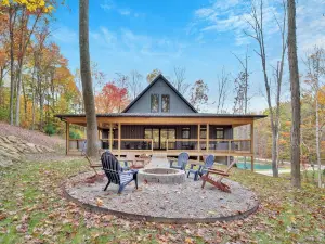Luxury Cabin in Hocking Hills - Sleeps 16, amazing amenities