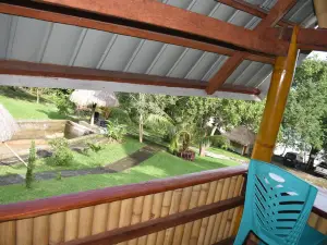 Puri Ma'u  Beach & Bungalows