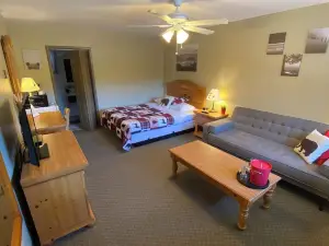 Parkway Motel
