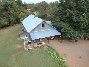 Lodging Near Hanging Rock State Park