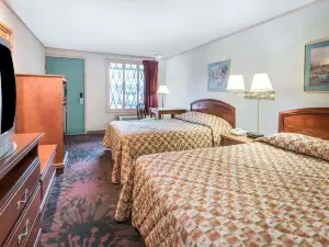 Knights Inn Canton