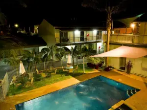 Moonlight Bay Apartments