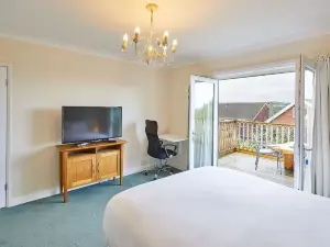 Host & Stay - Coach Cottage