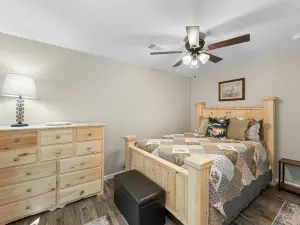 Secluded Retreat - Fire Pit, Hammock, Fast Wi-Fi