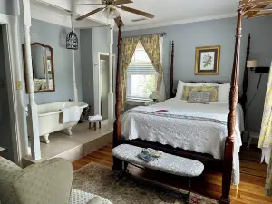 Red Rocker Inn