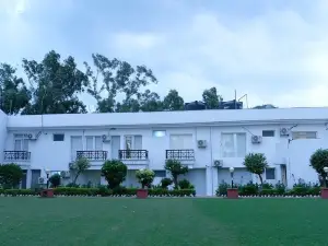Black Mango Resort